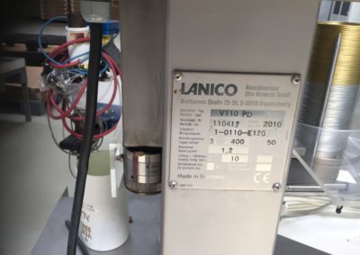 Lanico V110 half automatische sluitmachine met automatische deksel voeder